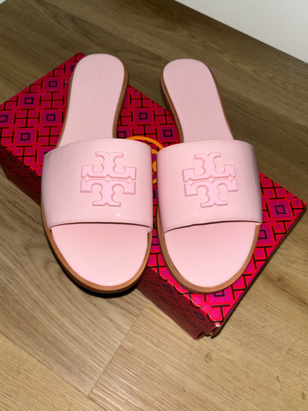 Sz. 9.5 Women’s Tory Burch Everly Slide Flat Soft Patent Leather Petunia Pink